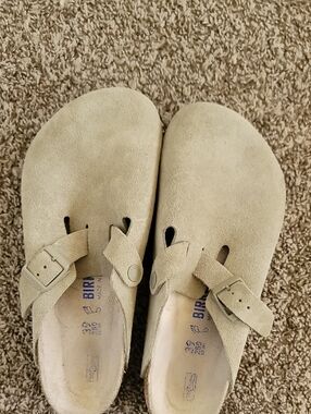 Birkenstock Suede Clogs in Khaki